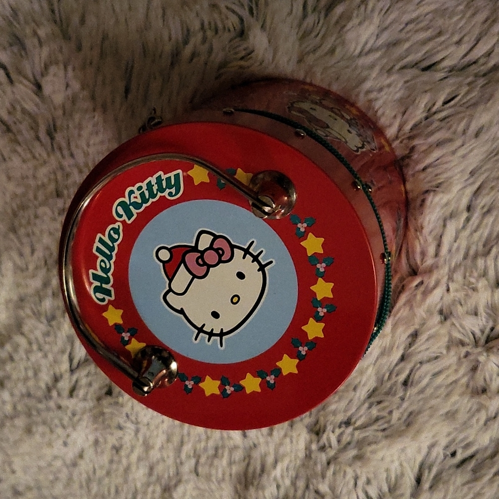 Hello kitty holiday tin
